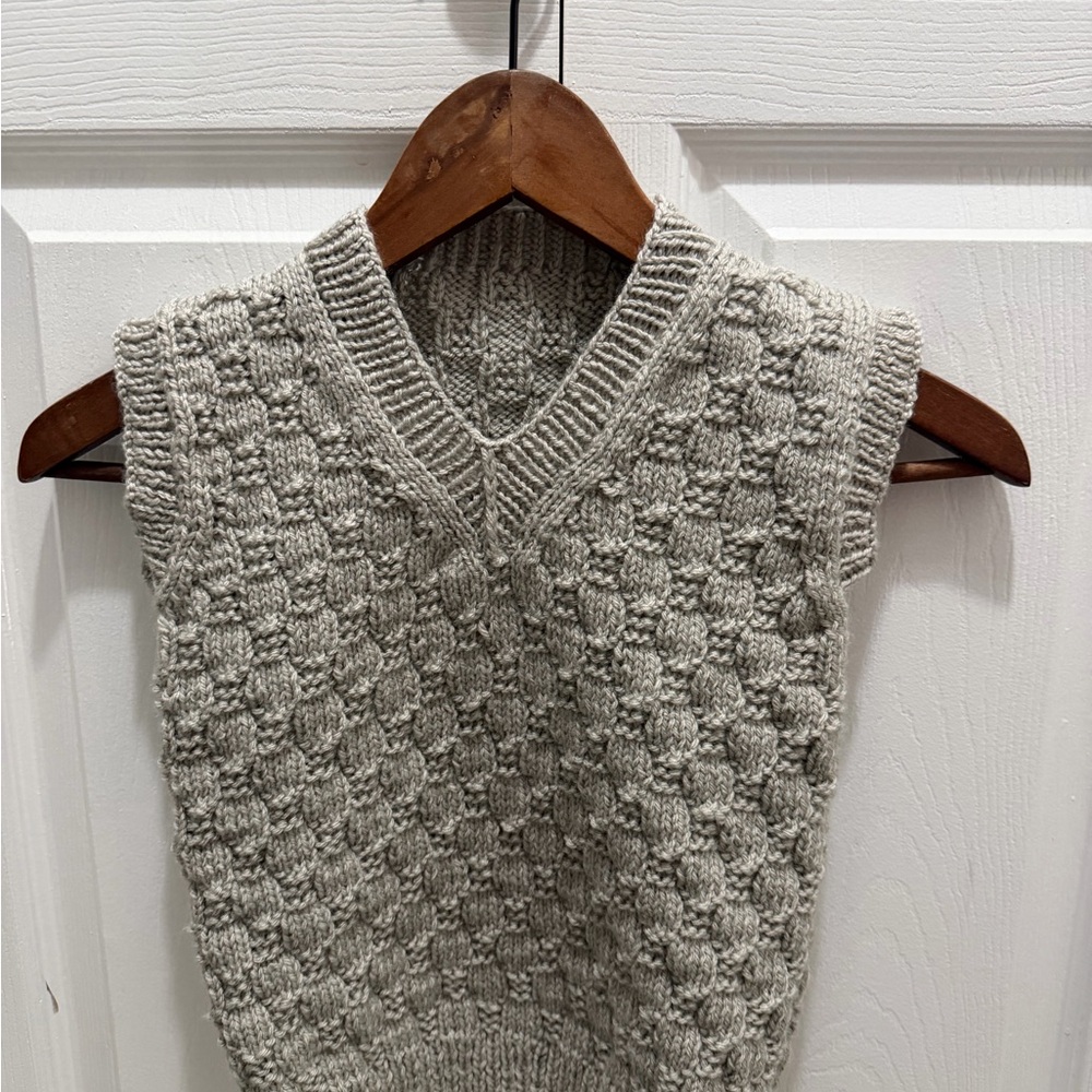 Gray Knit Sleeveless Sweater Vest